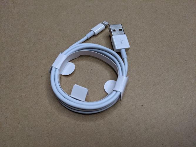 外貿(mào)適用蘋果手機(jī)充電線數(shù)據(jù)線 1米2米粗芯過(guò)2A 手機(jī)數(shù)據(jù)線選購(gòu)指南